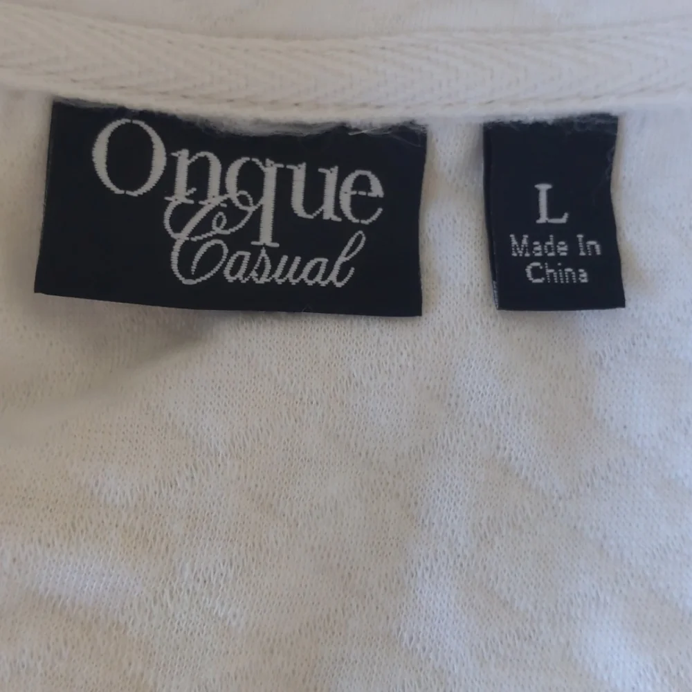 Onque Casual White Sweater Size Large